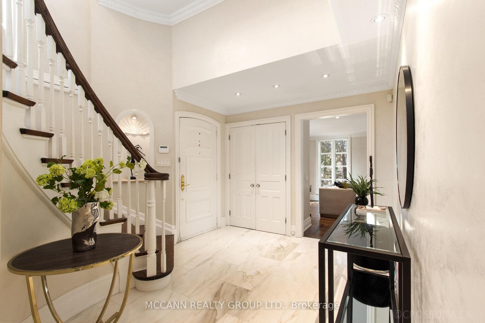 27 Strathgowan Crescent photo 5
