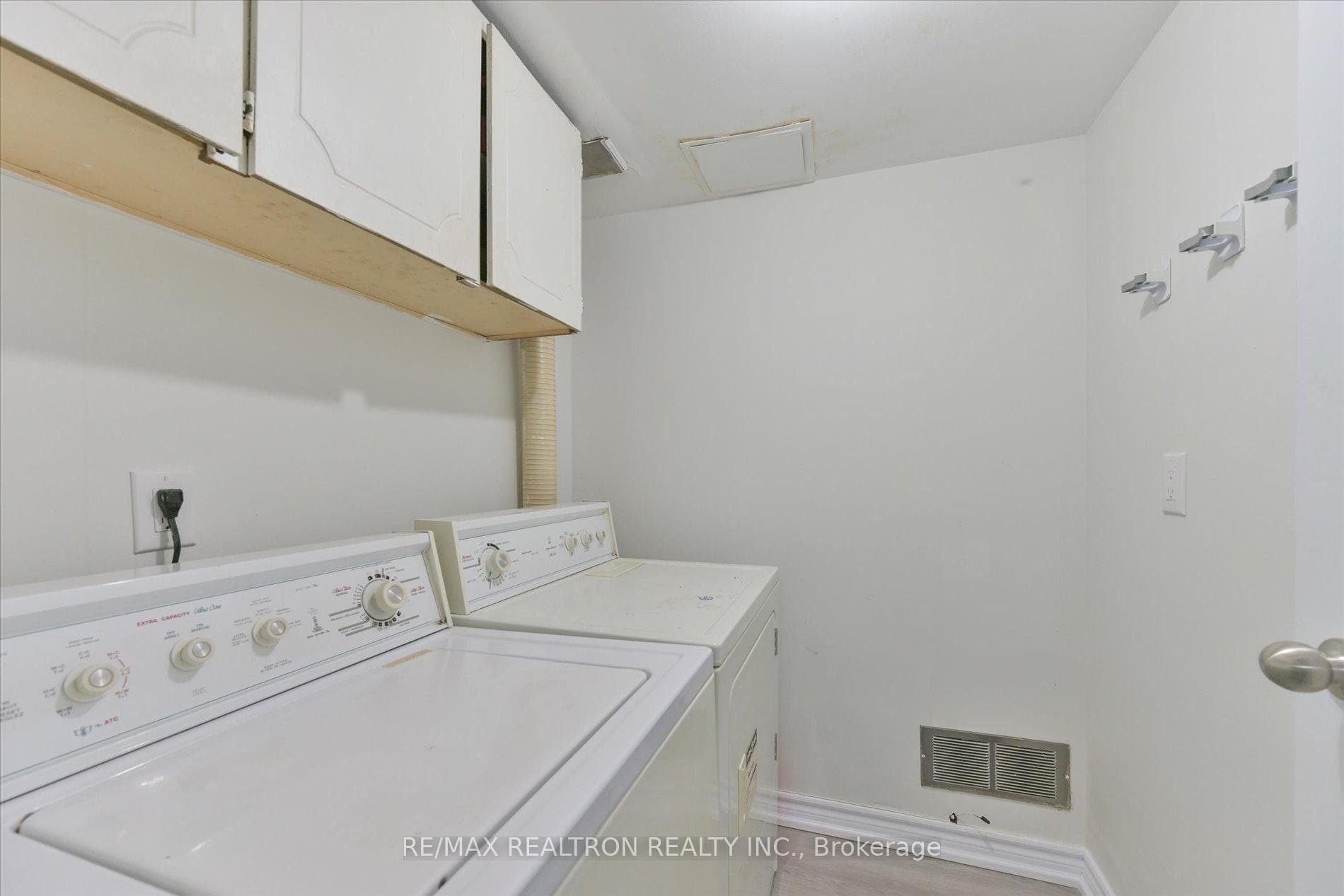 45 Silver Spring Boulevard Unit 108 photo 27