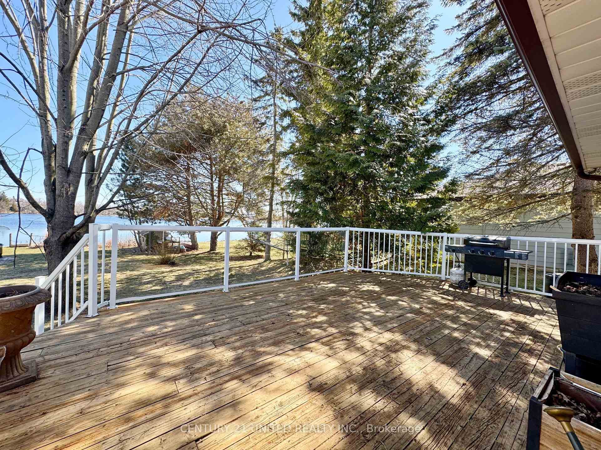 1 Lakeshore Boulevard photo 23