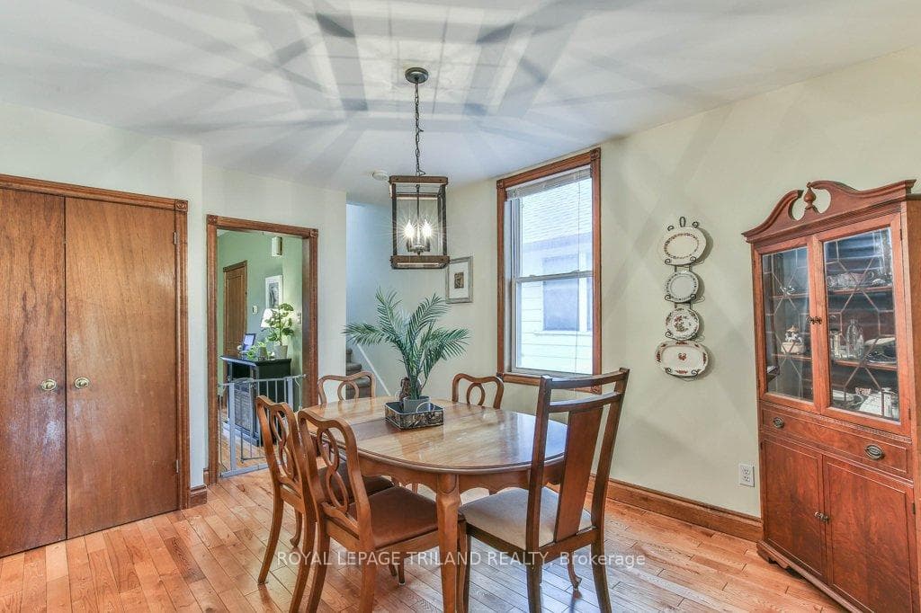 941 QUEENS Avenue photo 23