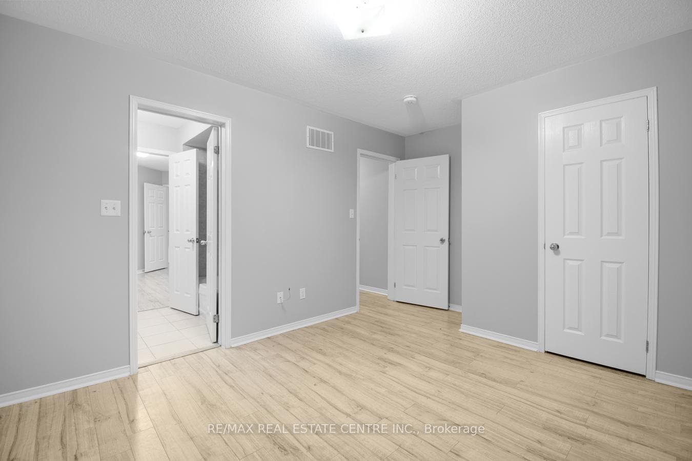 112 Commodore Drive photo 33