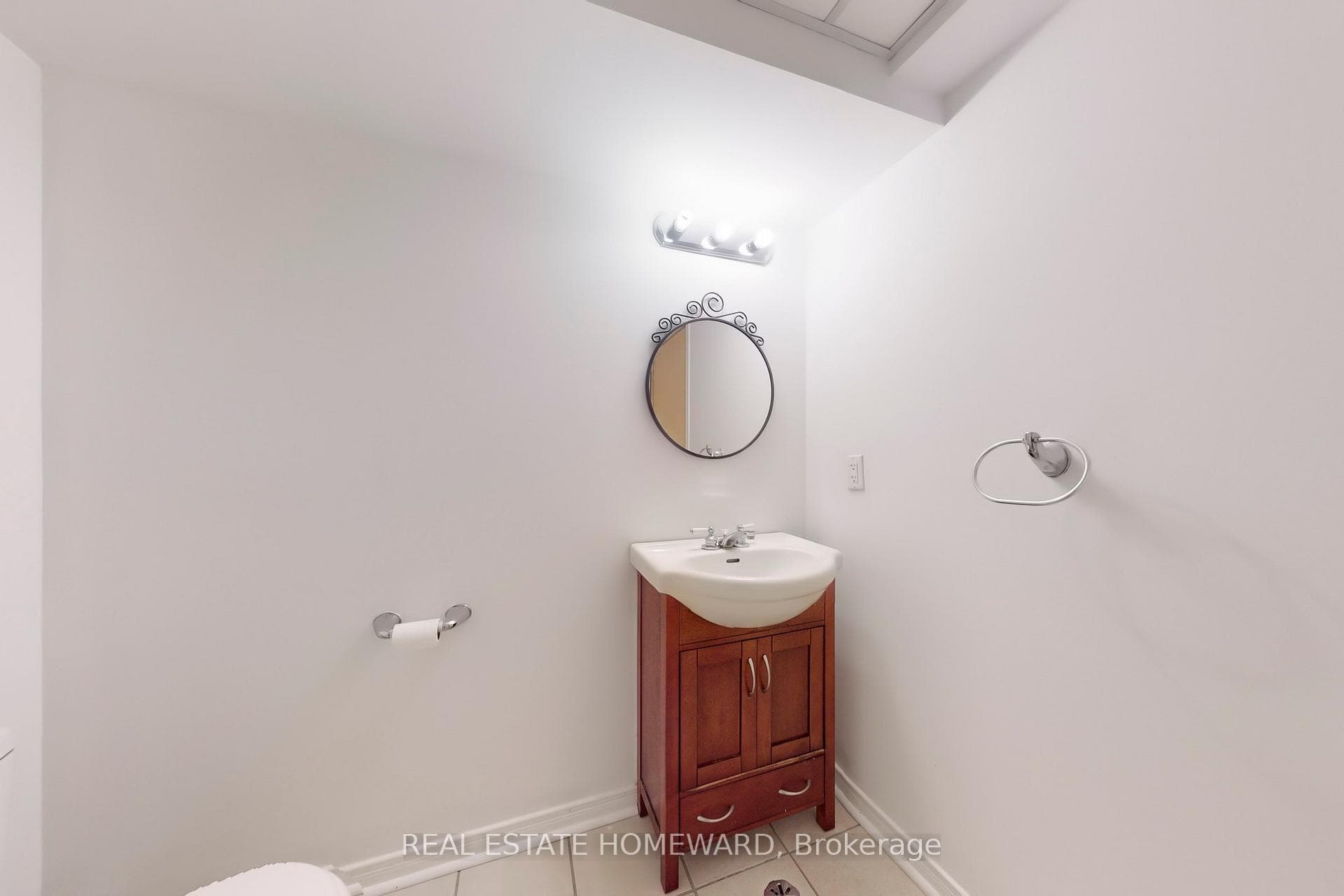 61 Silverdart Crescent photo 36