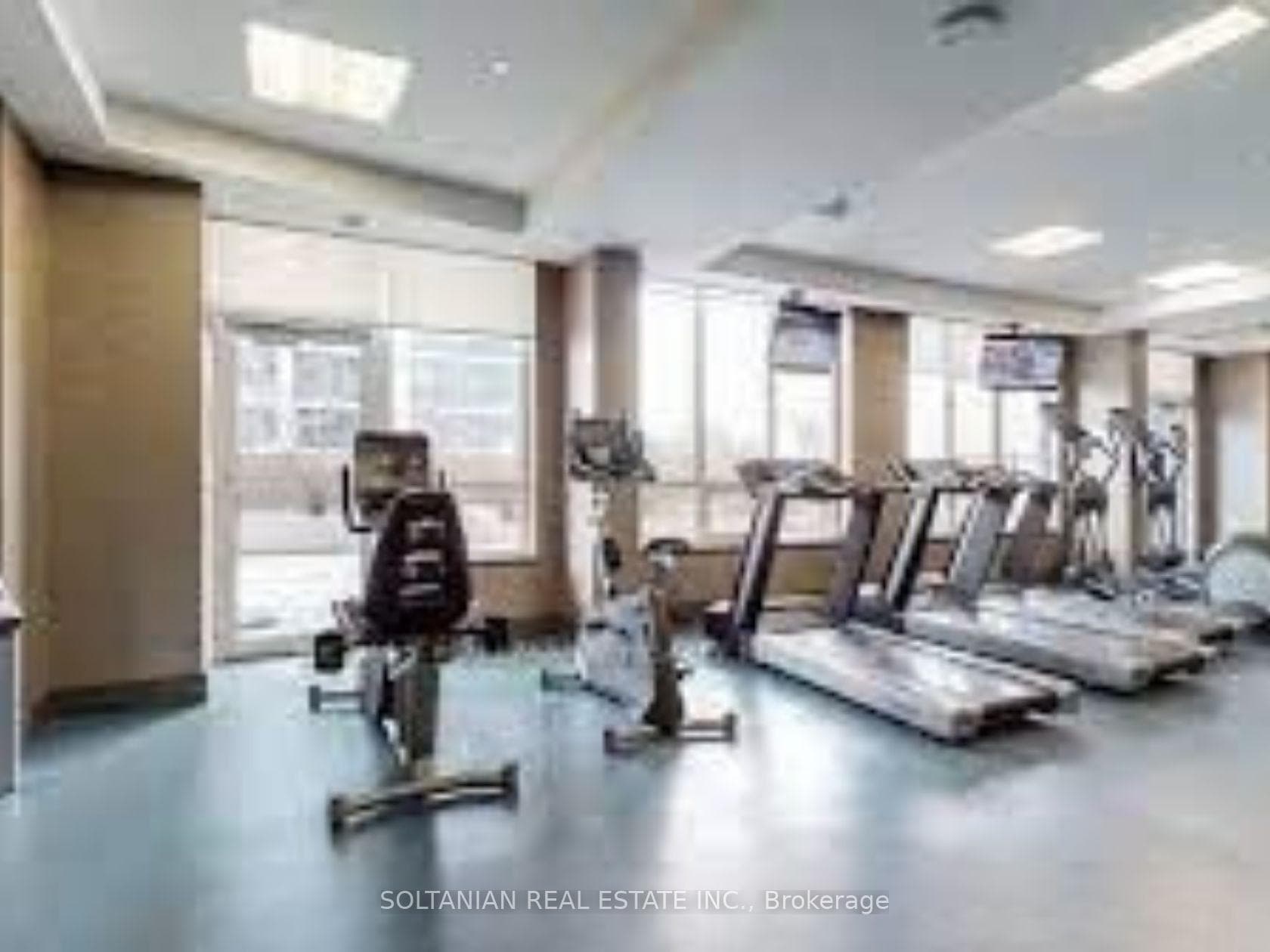 7161 Yonge Street Unit 817 photo 10