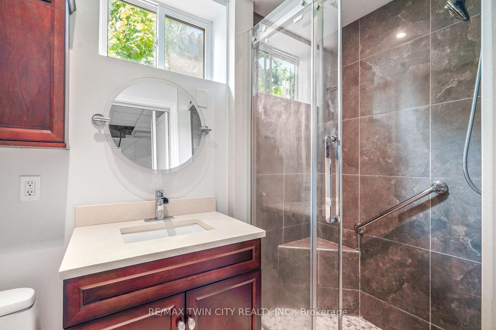 57 Ashgrove Avenue photo 36