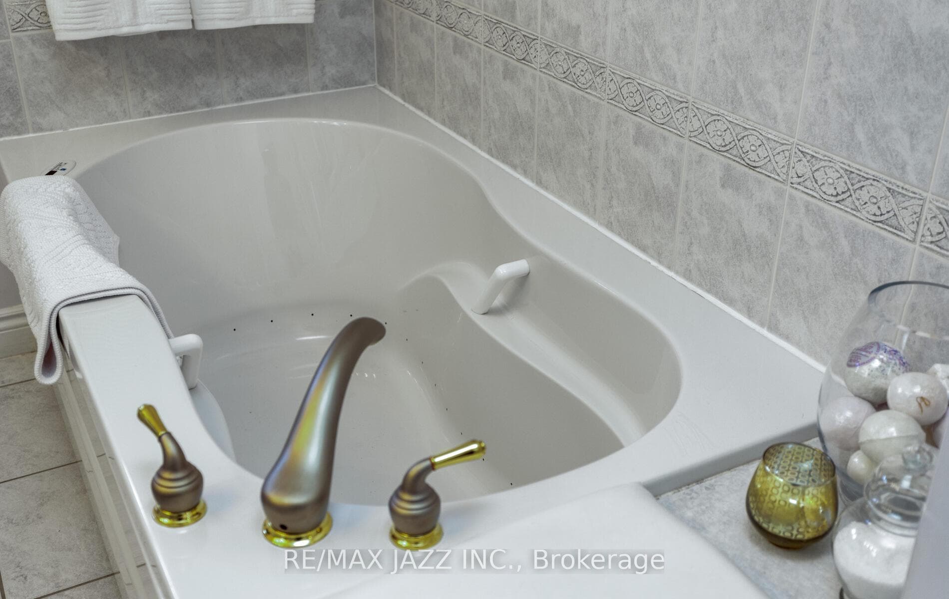 820 Fernhill Boulevard photo 25