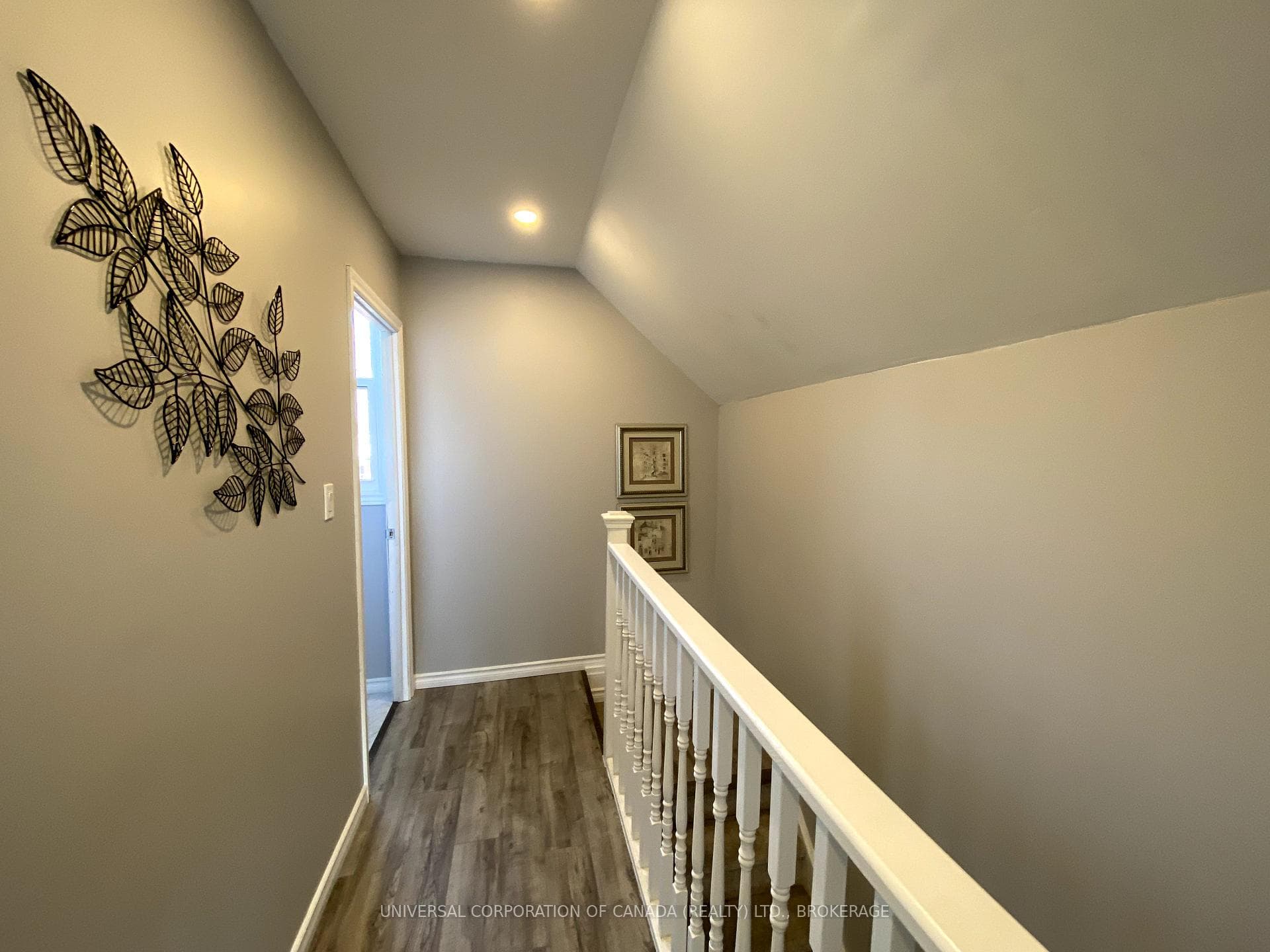 98 Flora Street photo 4