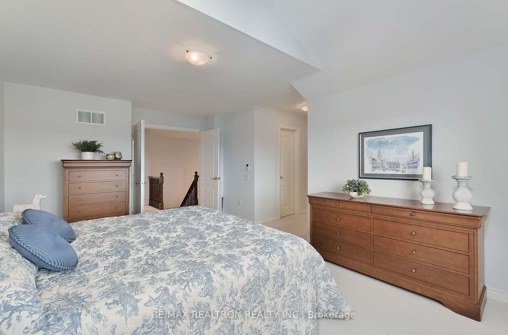 8 Danbrook Court photo 27