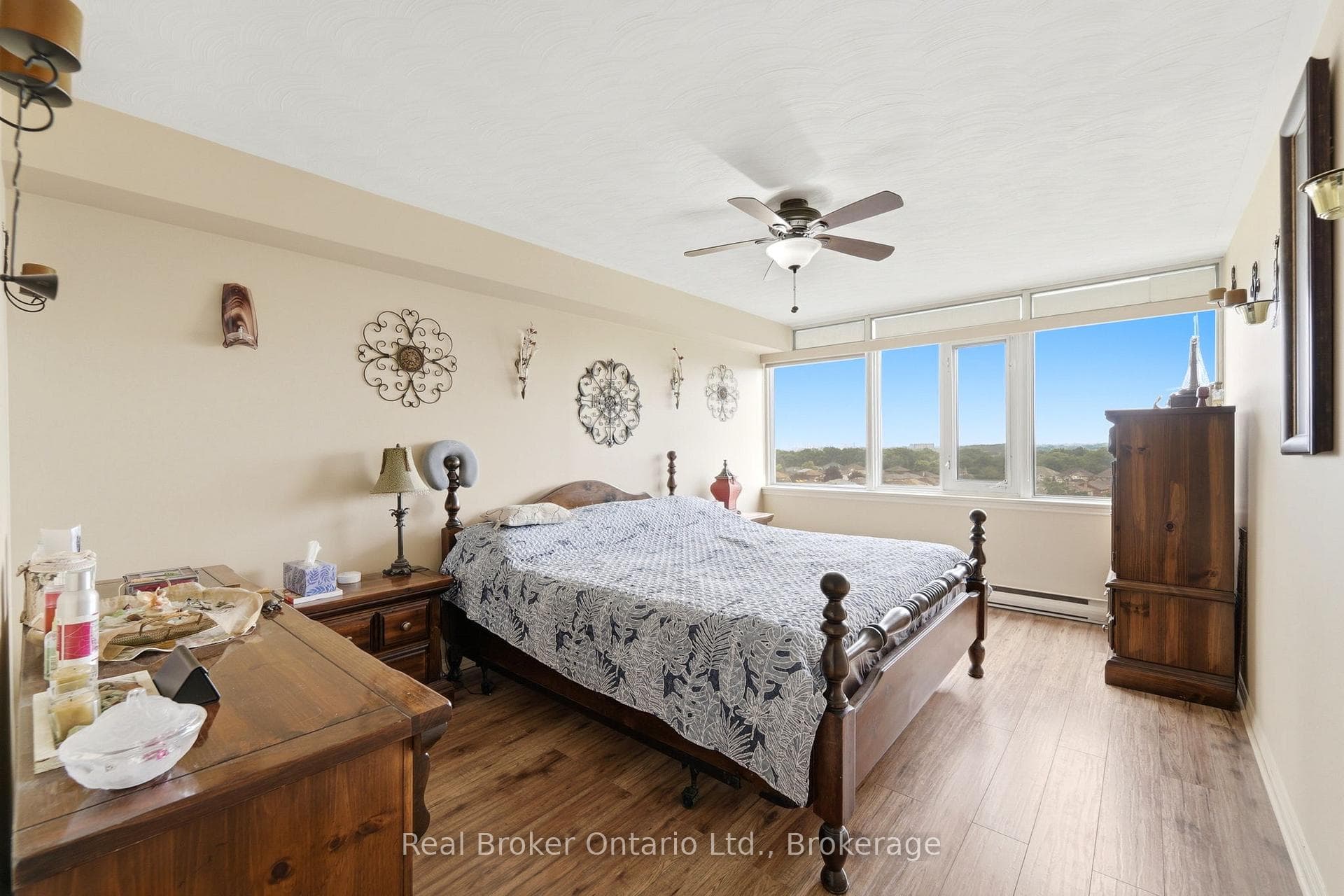 40 Harrisford Street Unit 908 photo 18