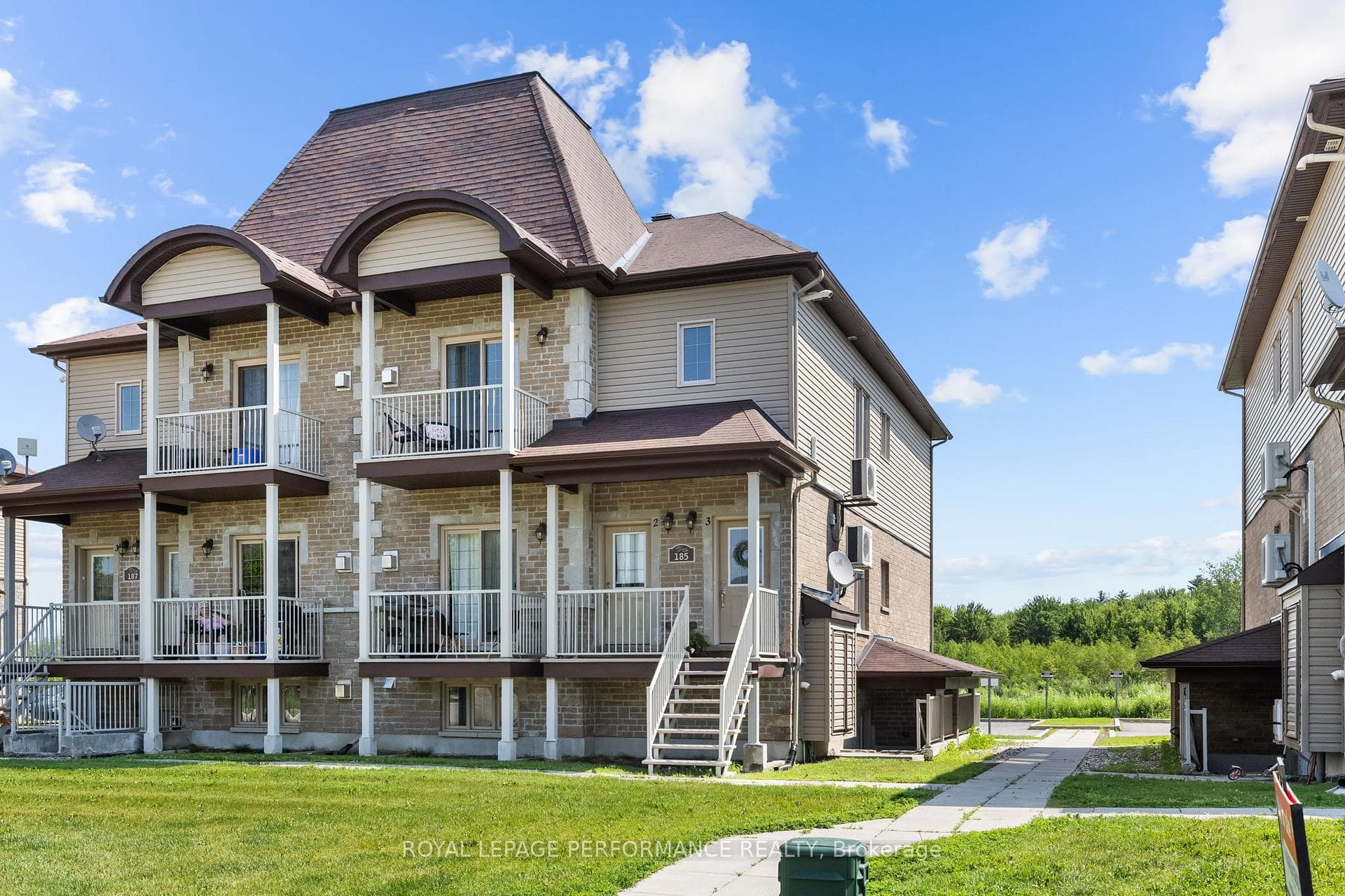 185 Bourdeau Boulevard Unit 3 photo 2