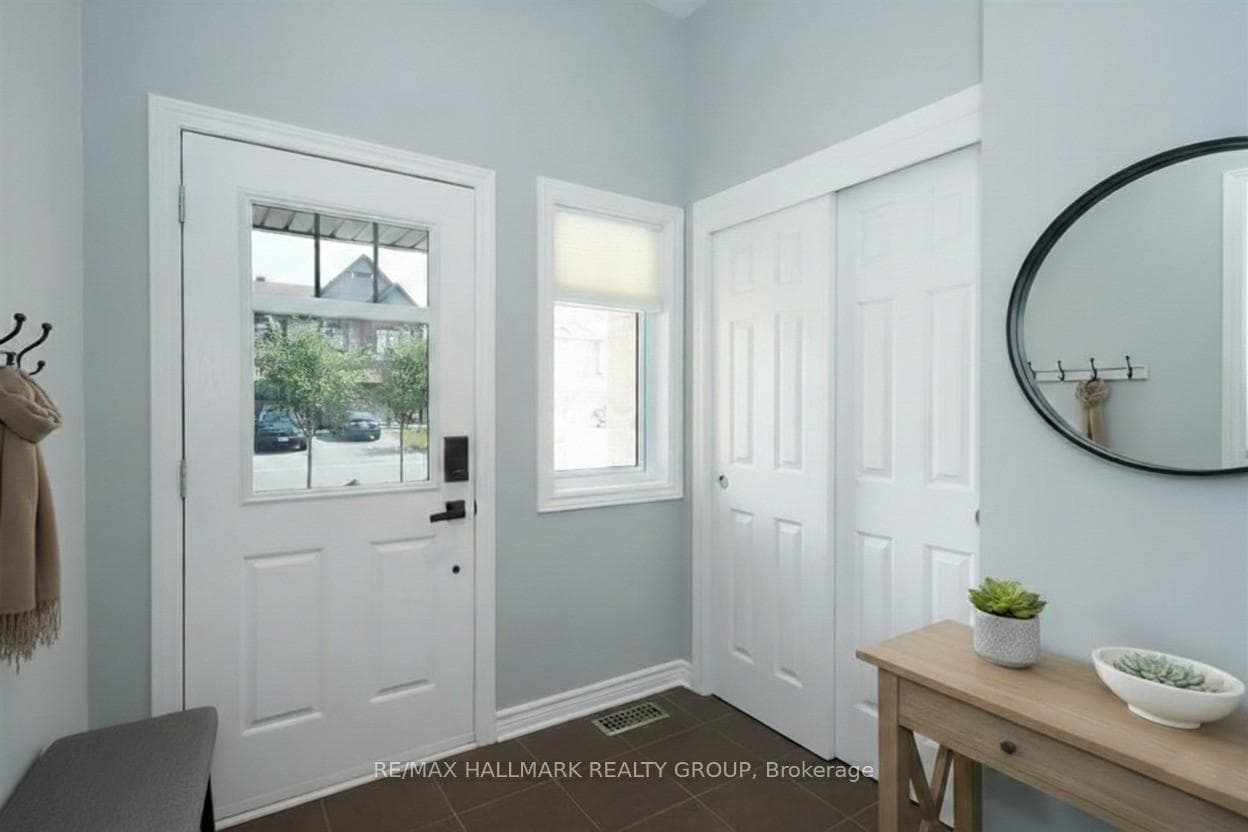 659 Petrichor Crescent photo 2