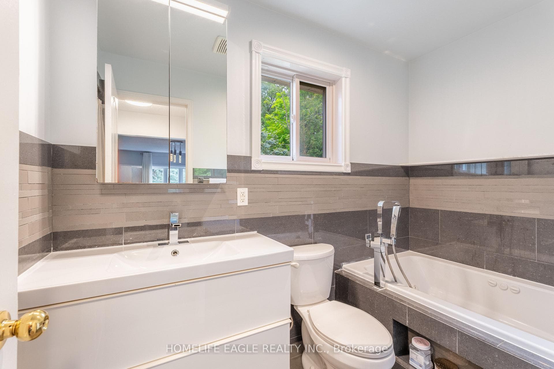 410 Clearmeadow Boulevard photo 21
