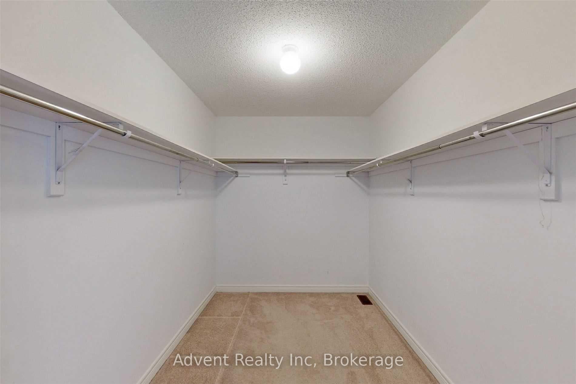 1216 Stuffles Crescent photo 21