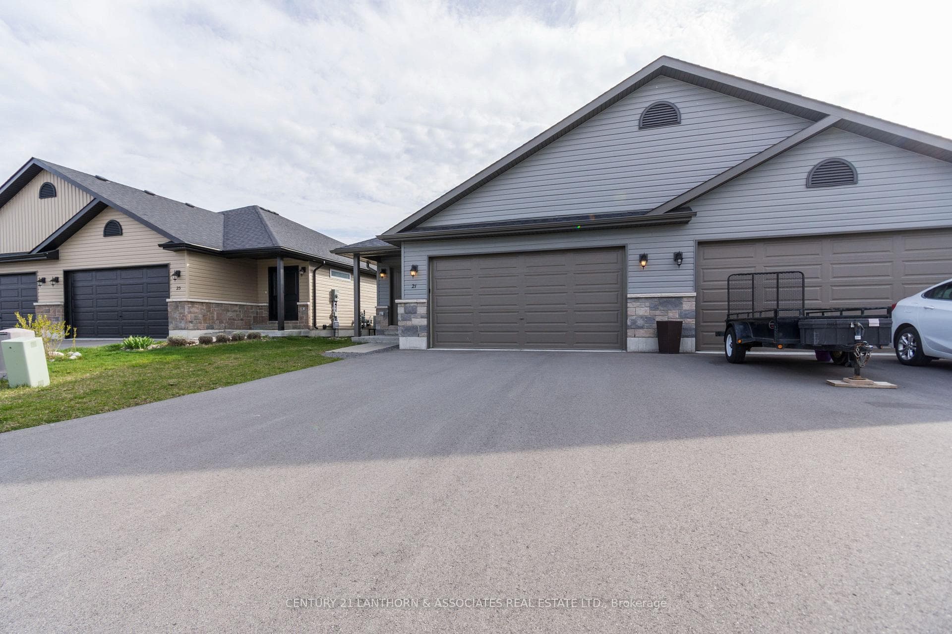 21 Lehtinen Crescent photo 3