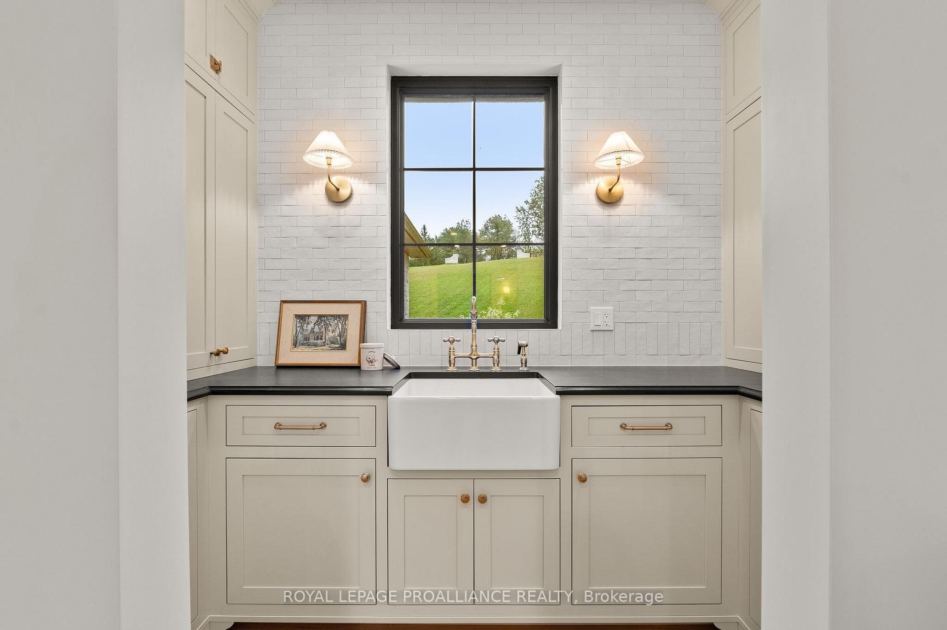 1547 Clearview Road photo 9