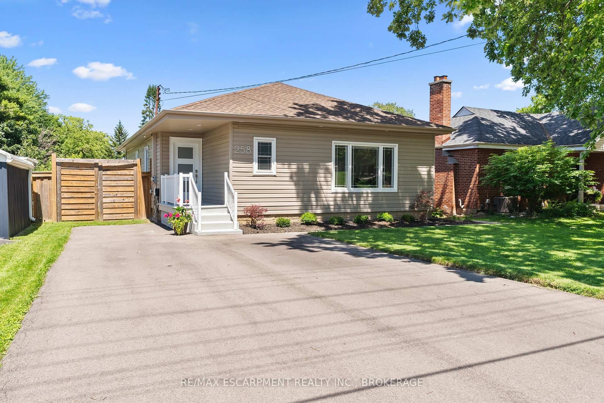 258 Sanatorium Road photo 1