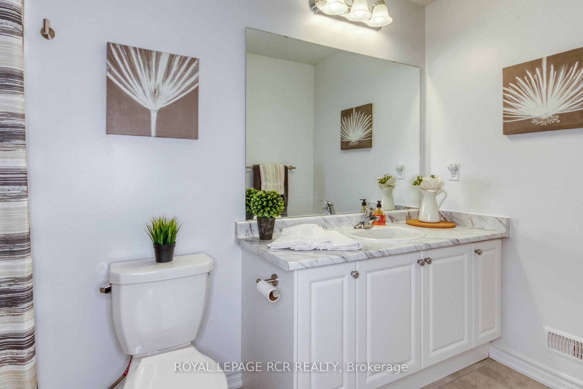 293 Russell Street photo 21