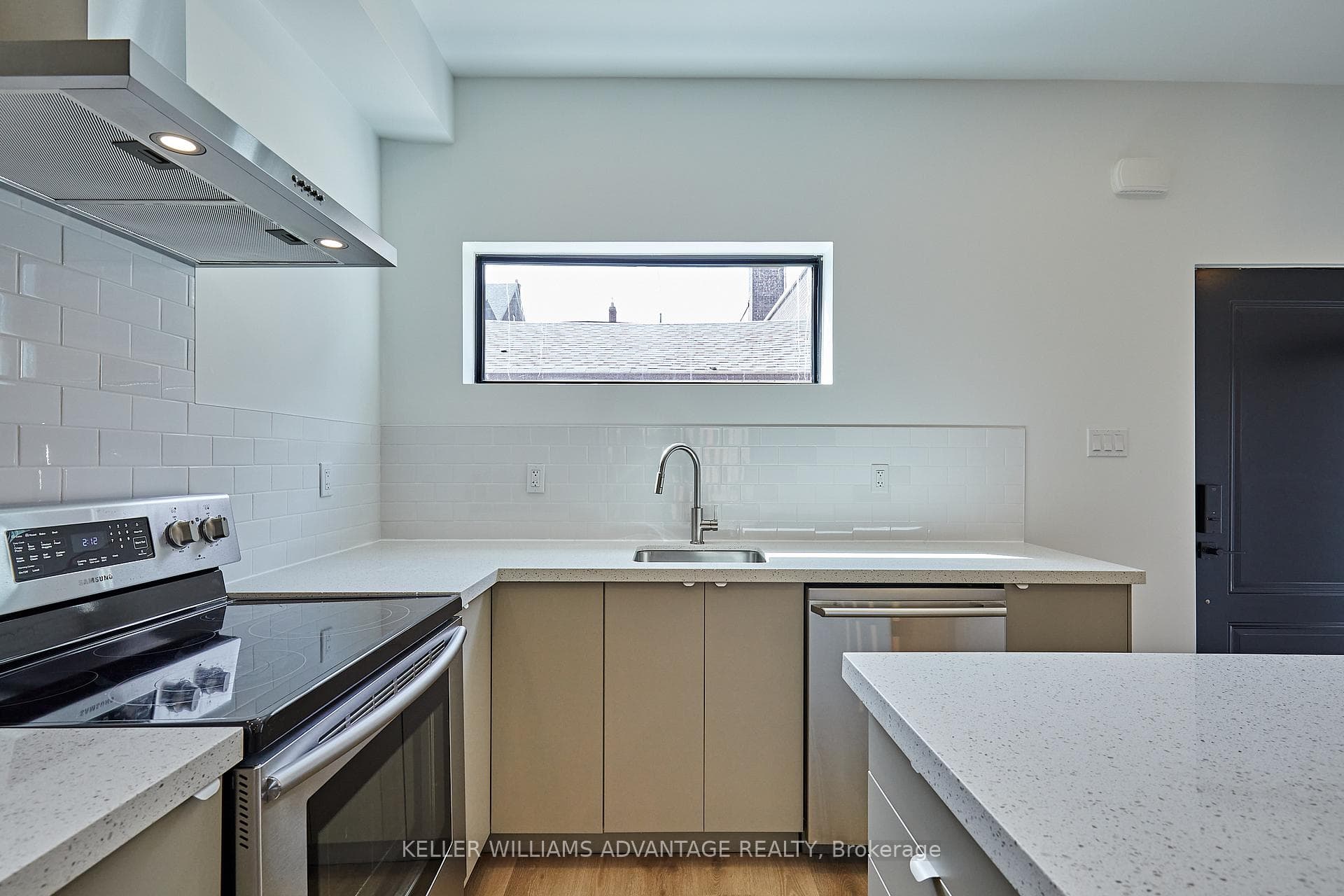 200 Heward Avenue Unit Laneway photo 4