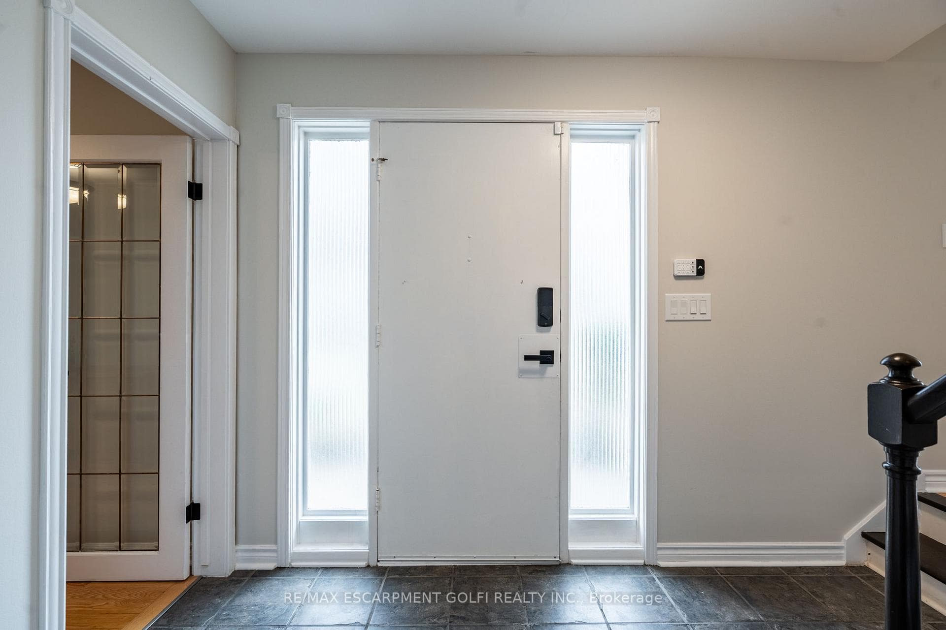 273 Riverview Boulevard photo 2