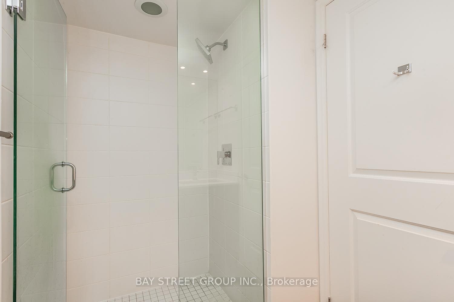 400 Adelaide Street Unit 1615 photo 4