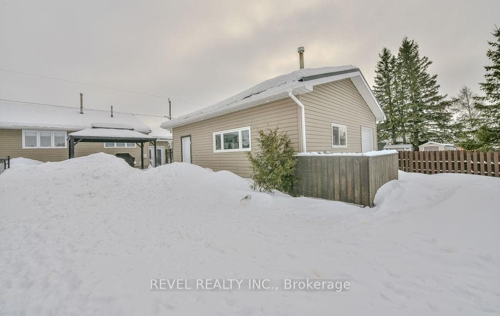 94 Legion Drive photo 36