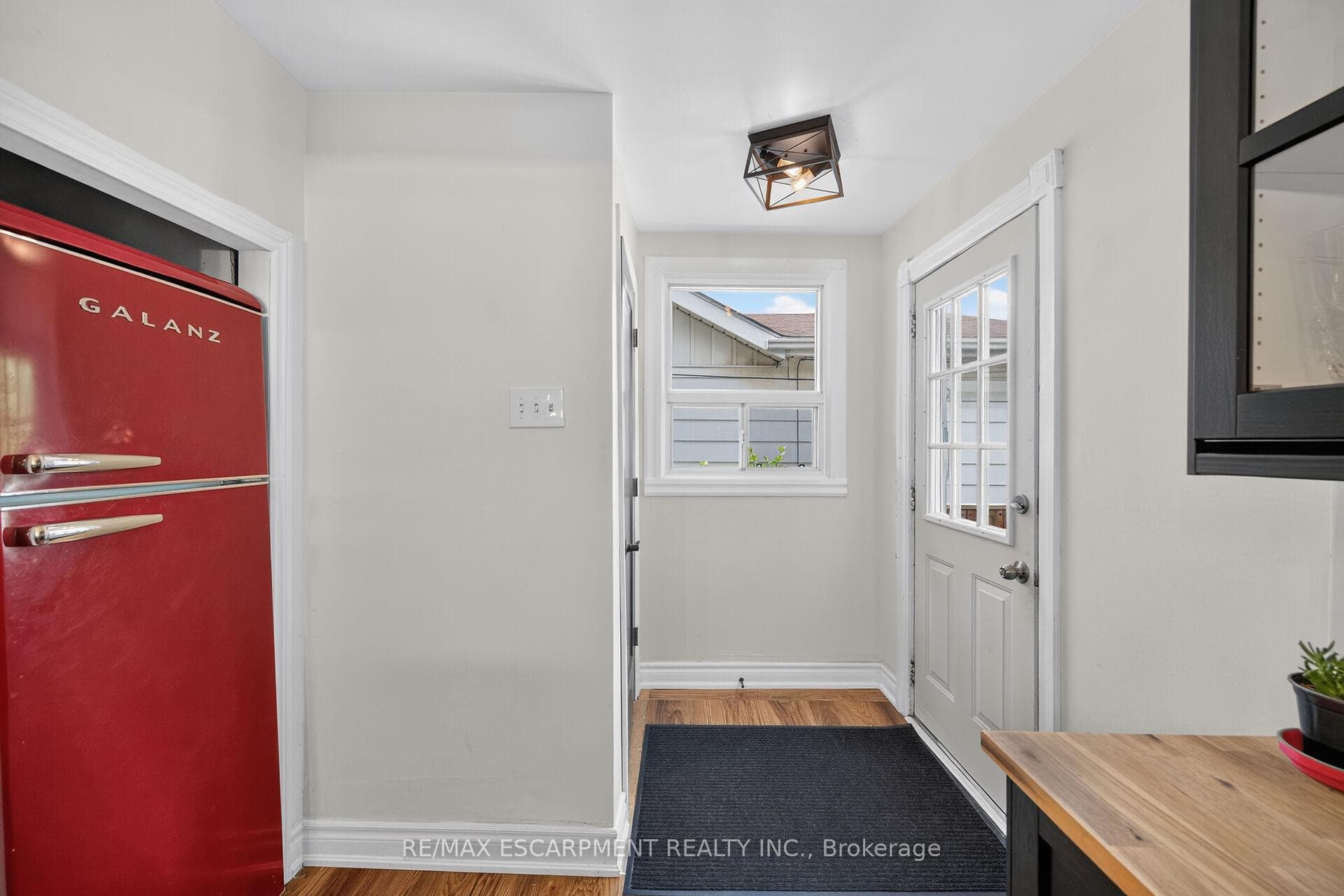 331 Guelph Street photo 18