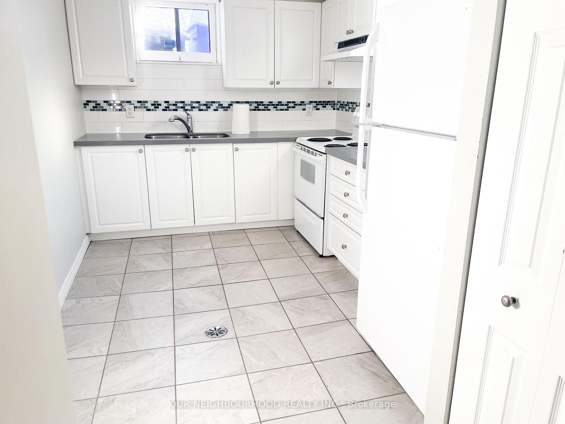 583 Shakespeare Avenue photo 17