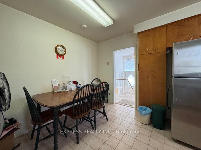 63 Cresthaven Drive photo 16