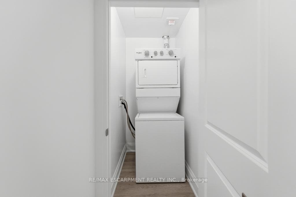 5055 Greenlane Road Unit 340 photo 16