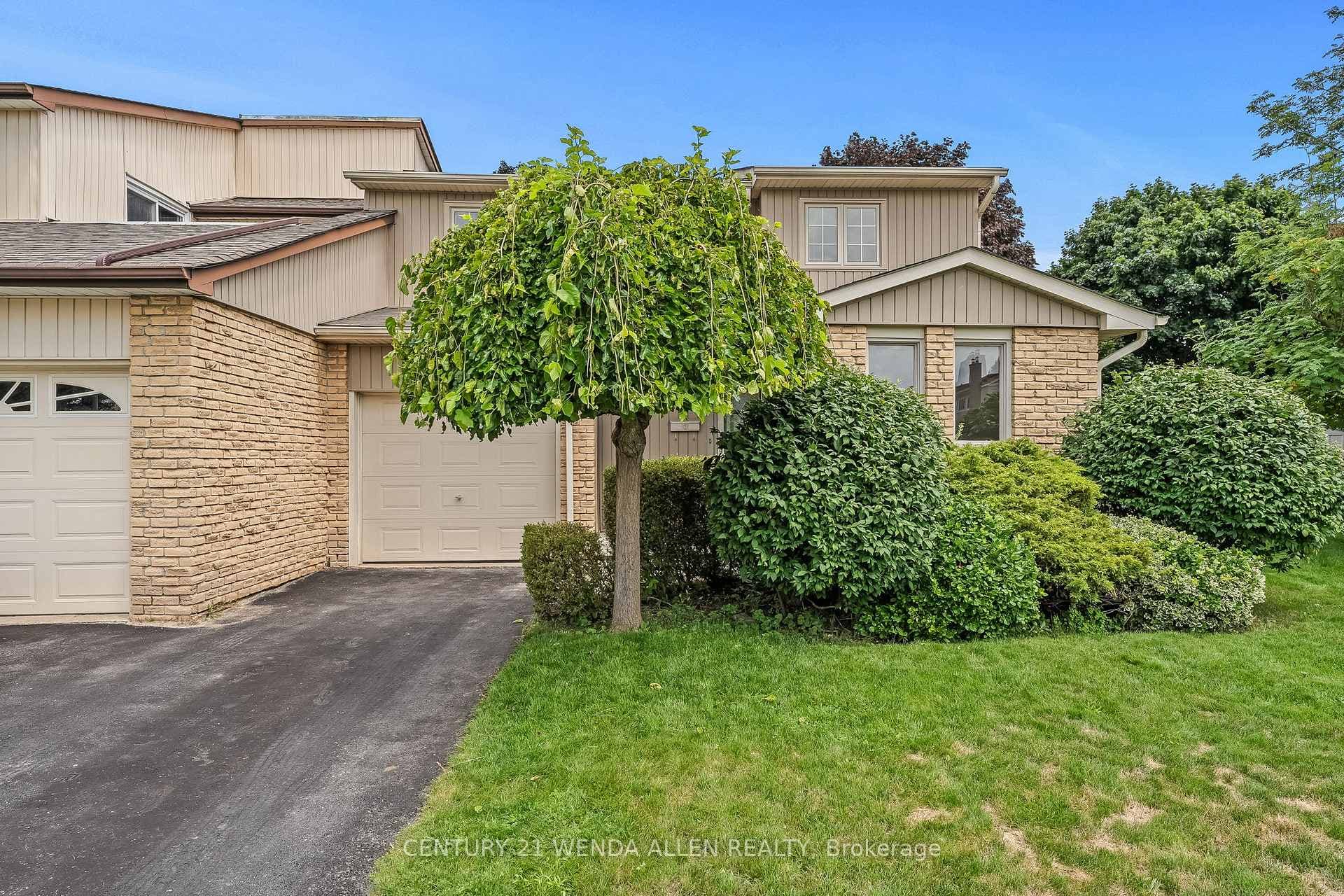 1245 Mulmur Court photo 3
