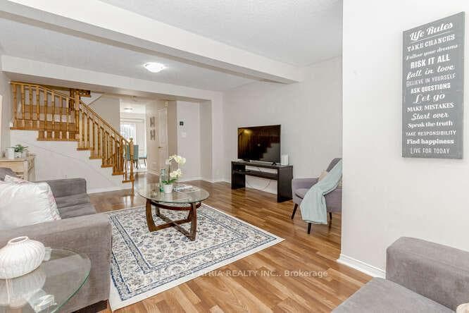 13 Spadina Road photo 8