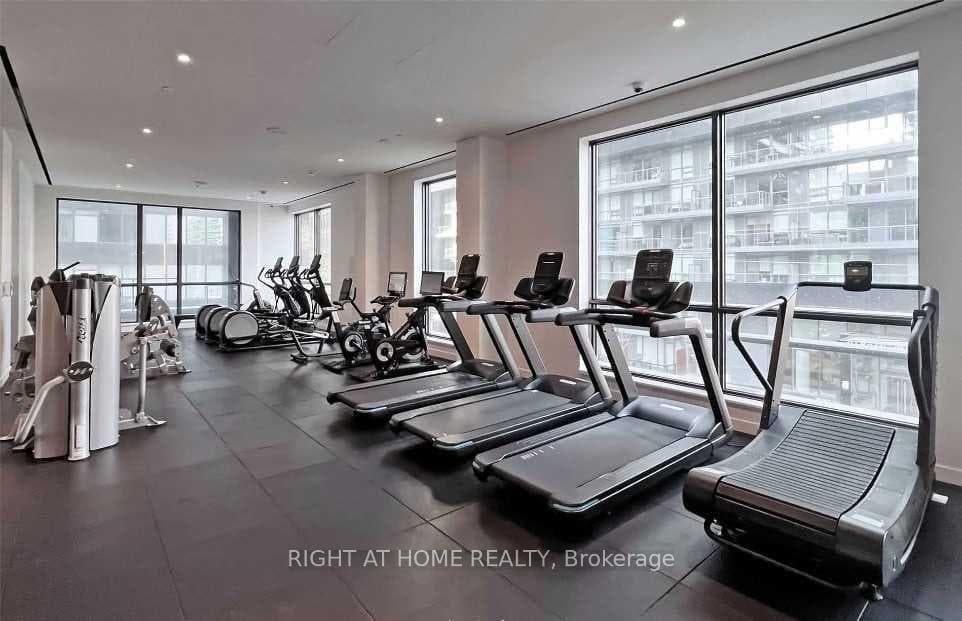 39 Roehampton Avenue Unit 1701 photo 18