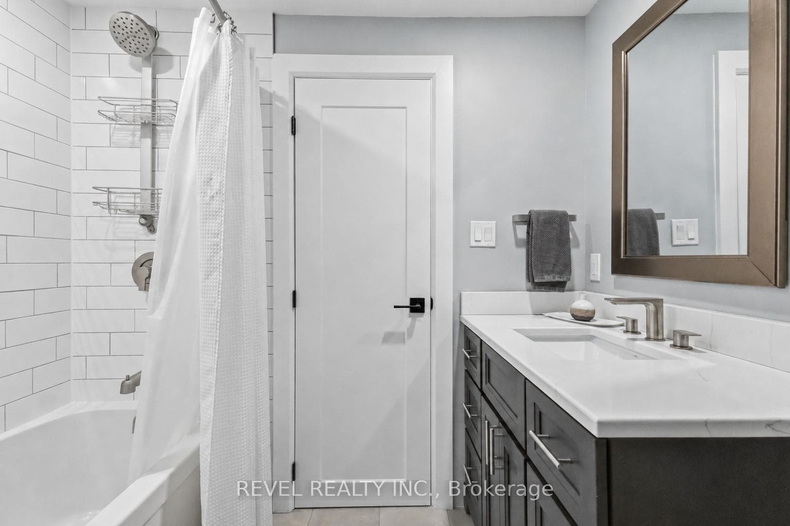 793 Green Lane photo 37