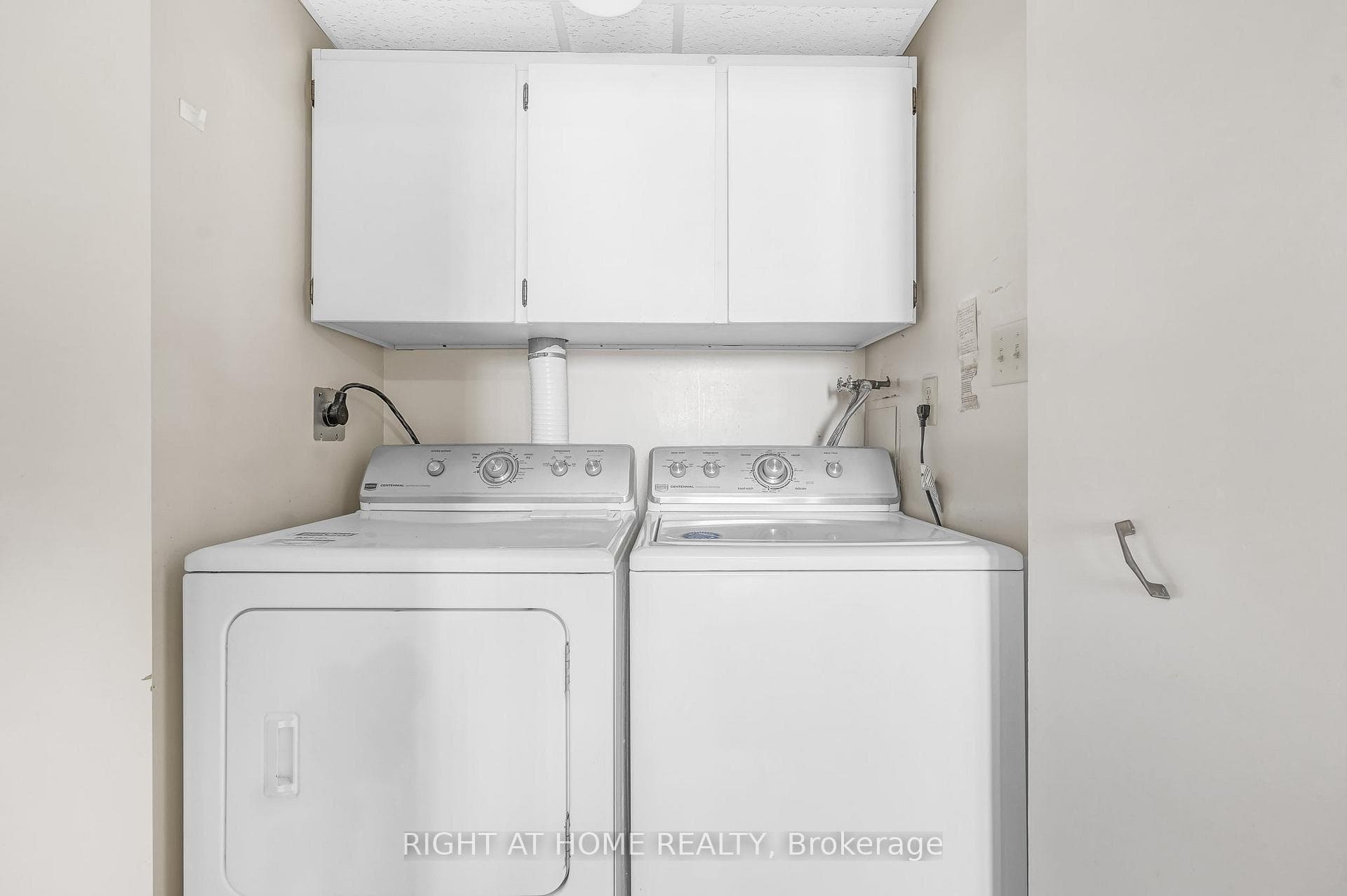 1250 Bridletowne Circle Unit 901 photo 16