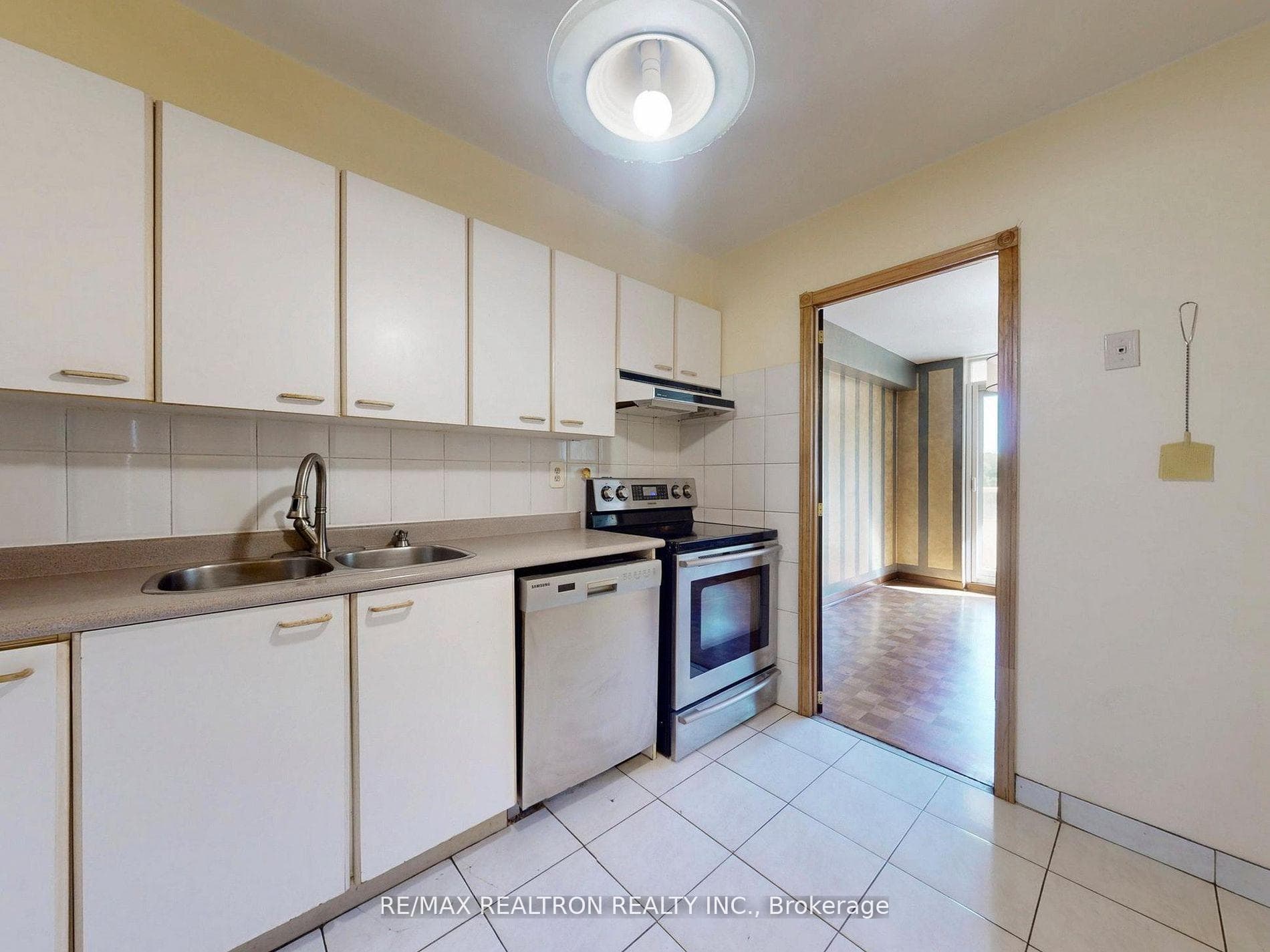 360 Ridelle Avenue Unit 410 photo 15