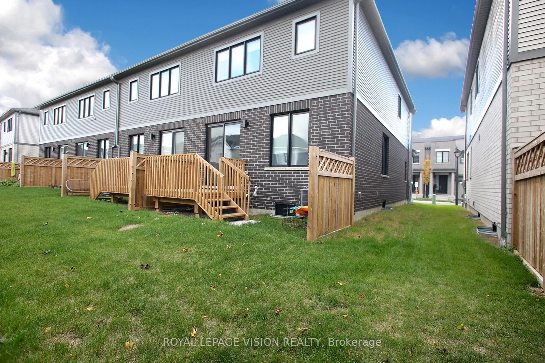 21 Sorbara Way photo 24