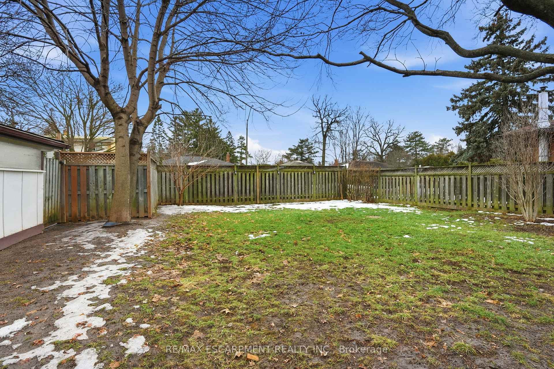 16 Alison Avenue photo 36