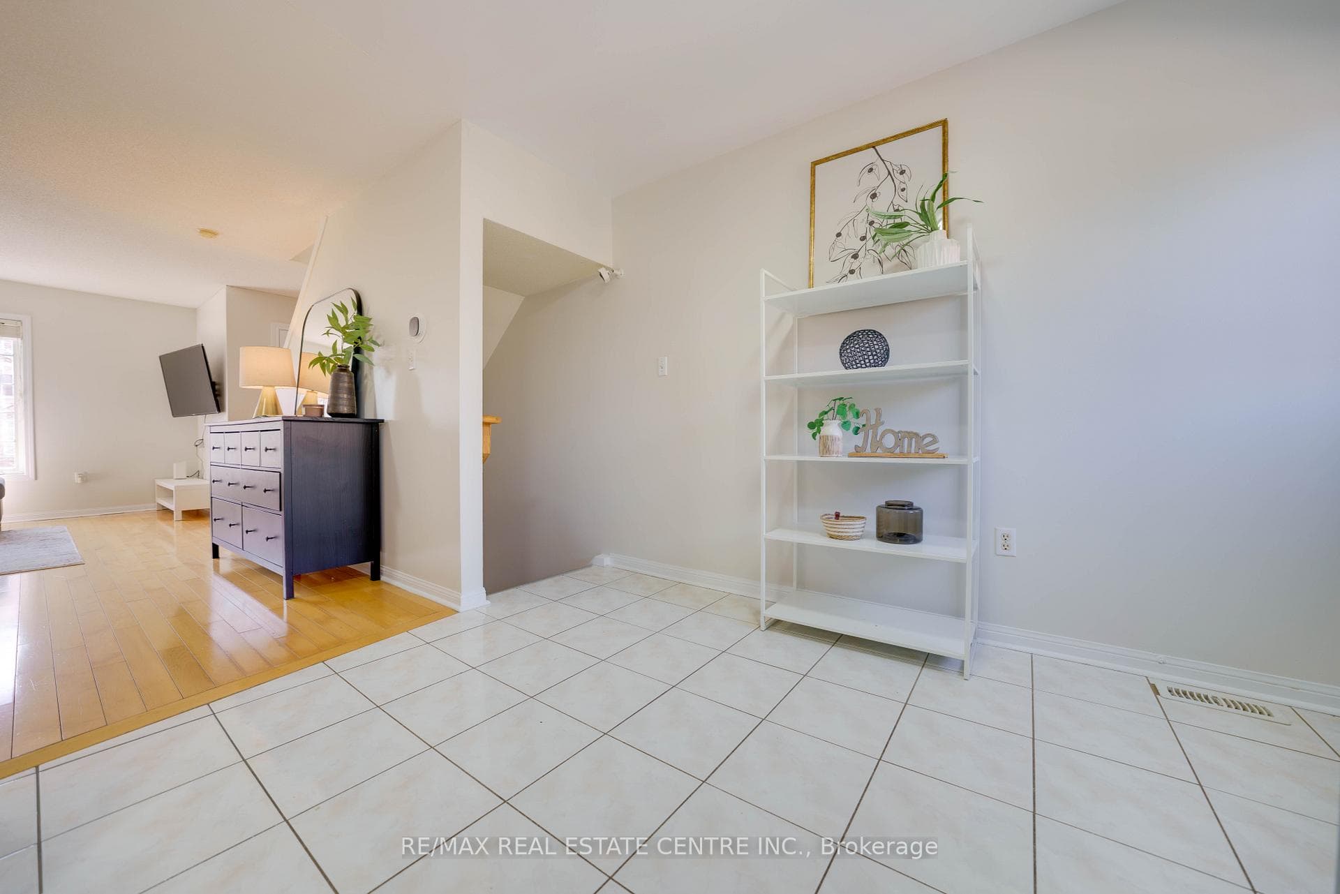 Breakfast/Pantry Area