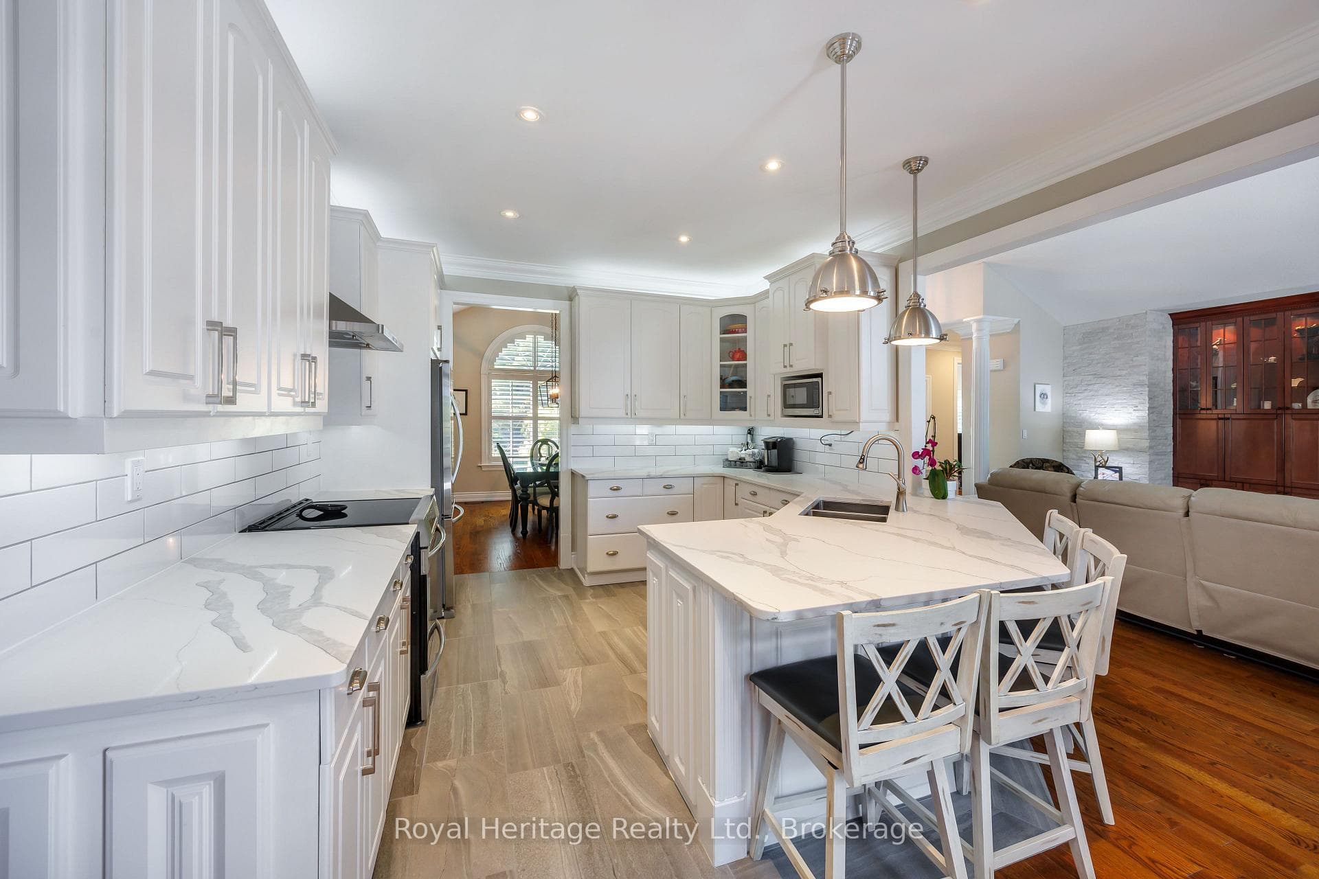 465 Chalk Lake Road photo 5