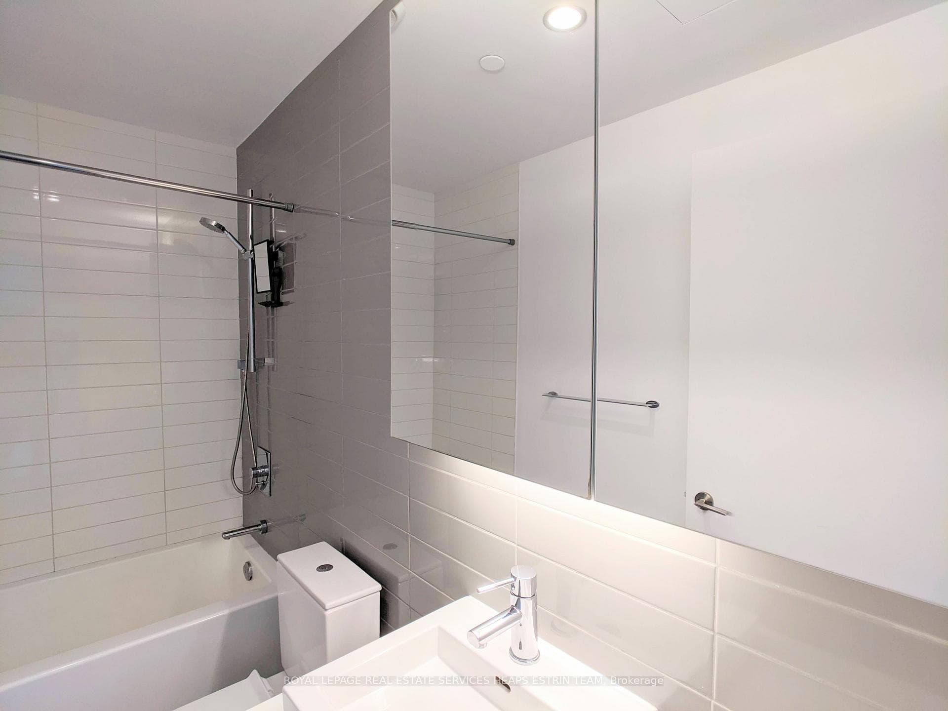 170 Bayview Avenue Unit 302 photo 20