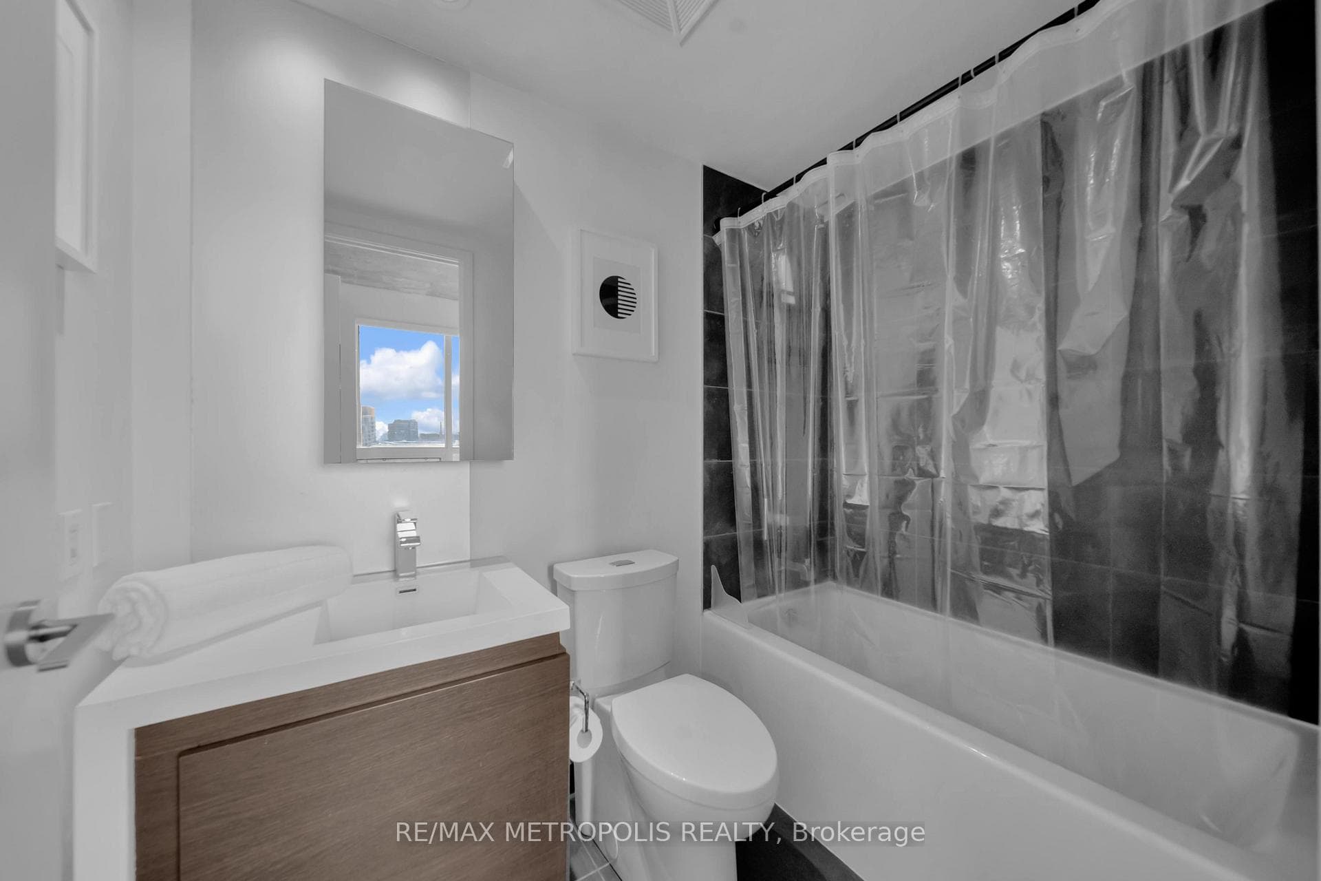 1030 King Street Unit 737 photo 8