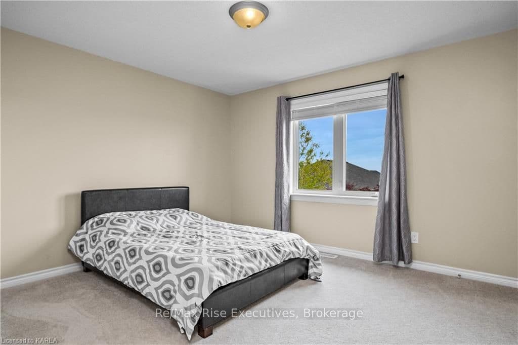 1184 ESCALA Crescent photo 35