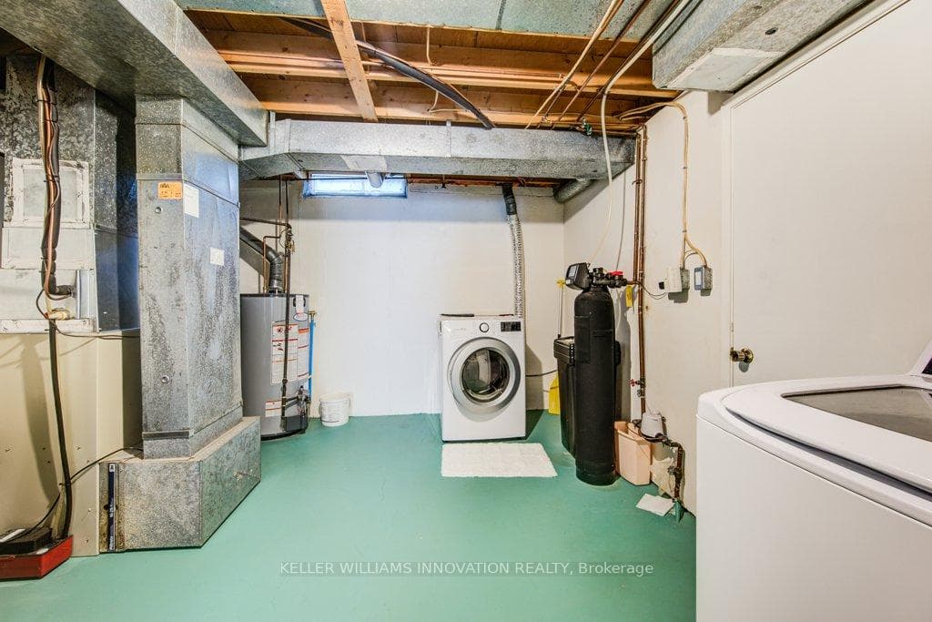 275 Salisbury Avenue photo 32
