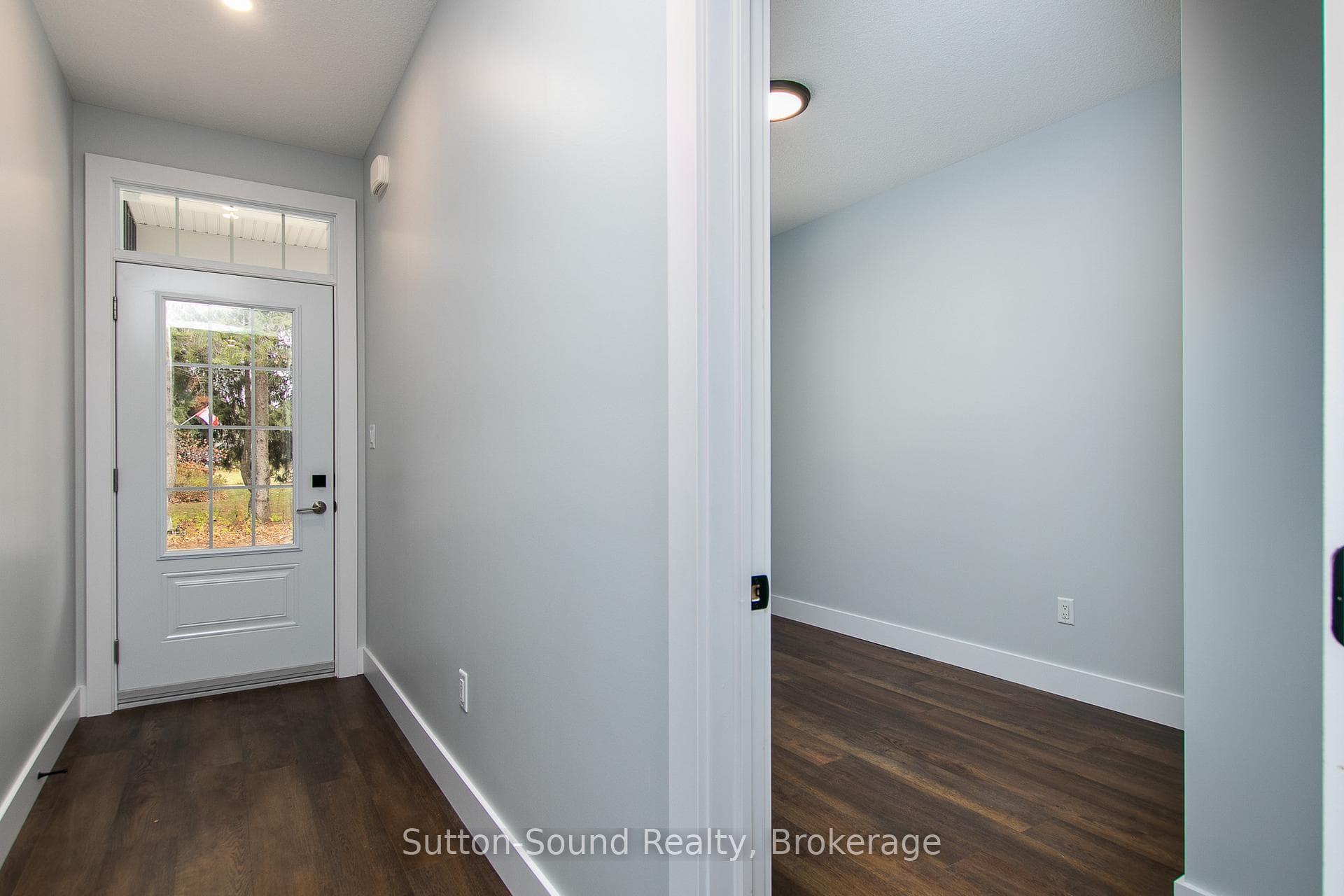 202 Queen Street Unit 5 photo 4