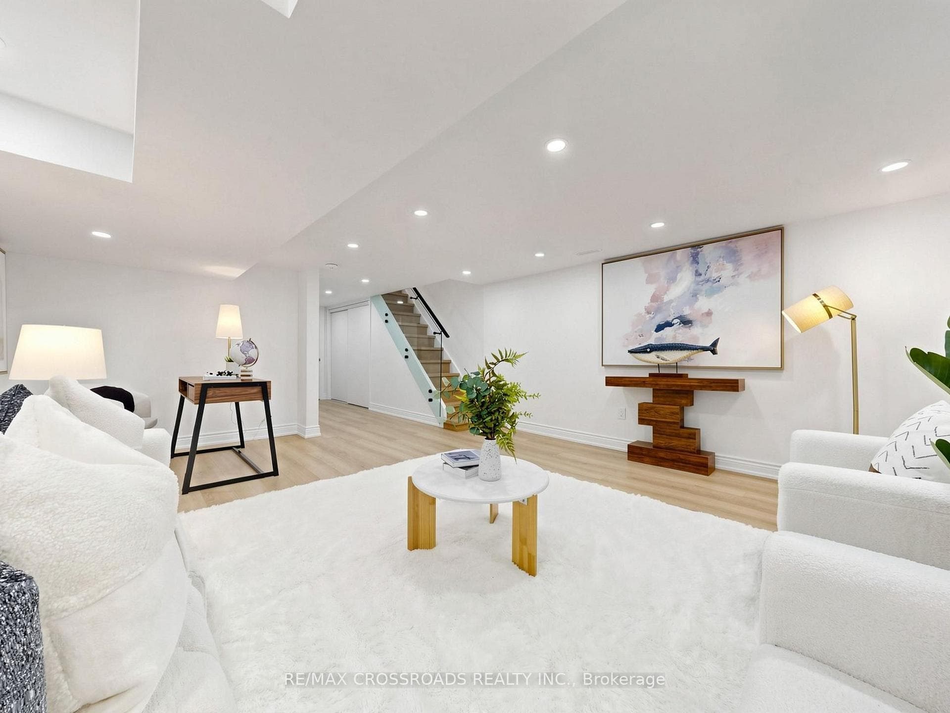 548 Glebeholme Boulevard photo 38