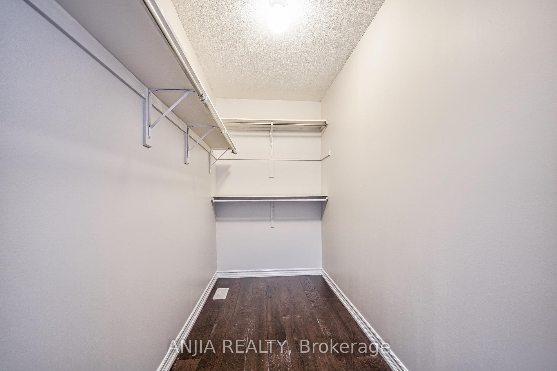 8 Creekland Avenue photo 29