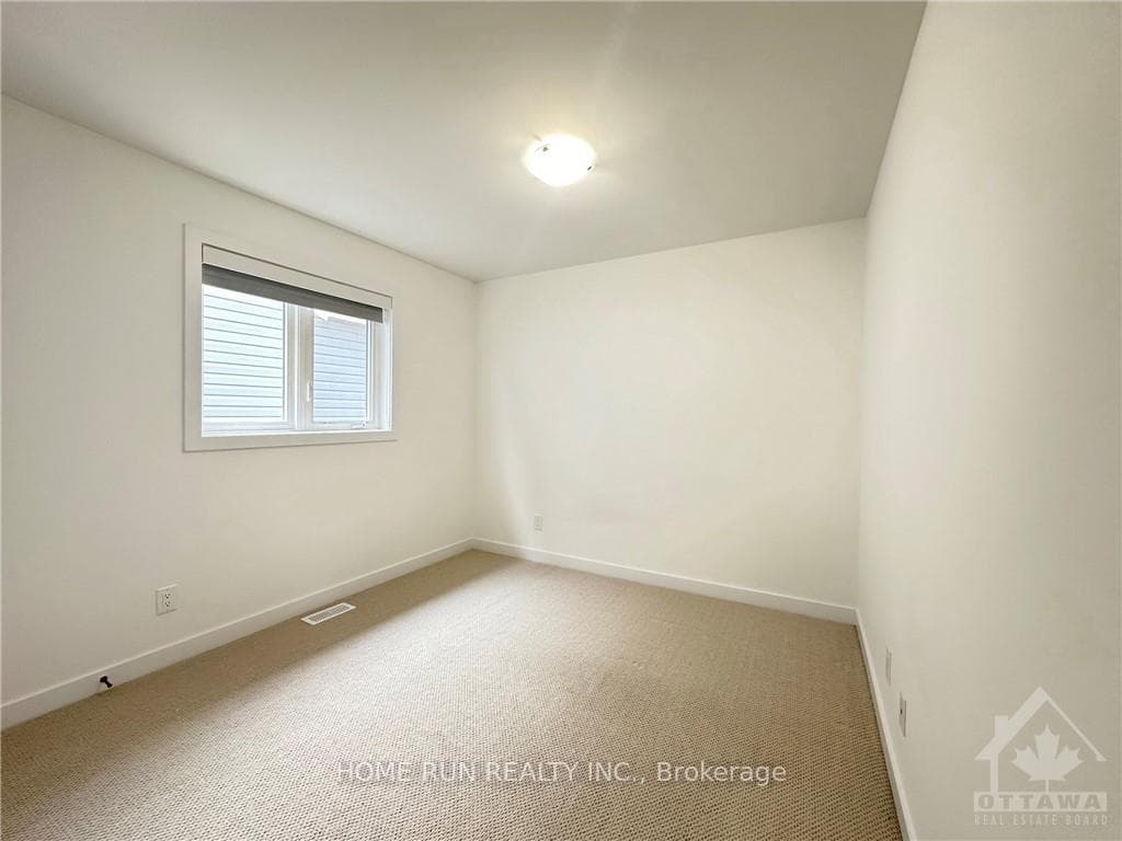 67 VICEROY Mews photo 22