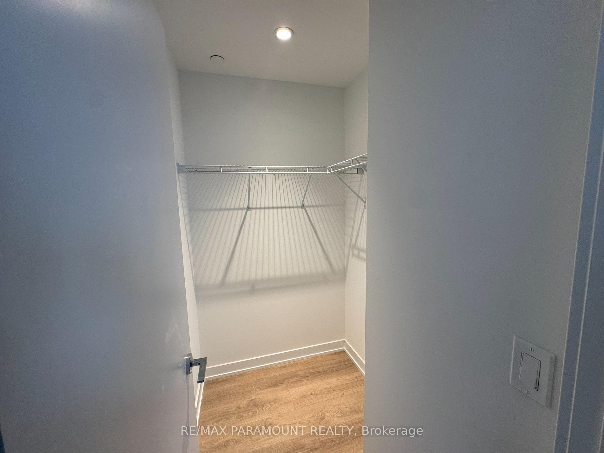 1037 The Queensway N/A Unit 605 photo 16