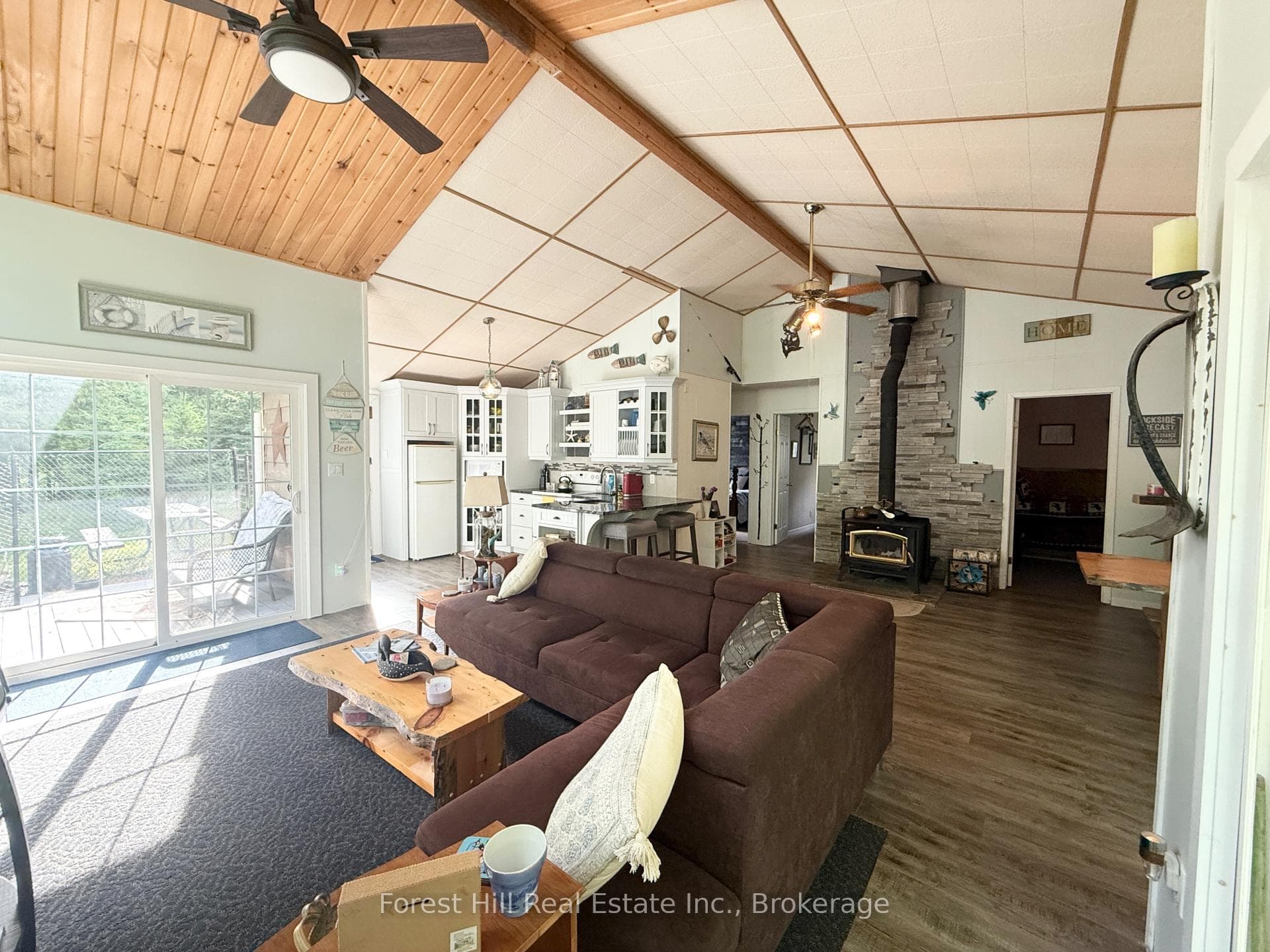 935 Limberlost Road photo 27