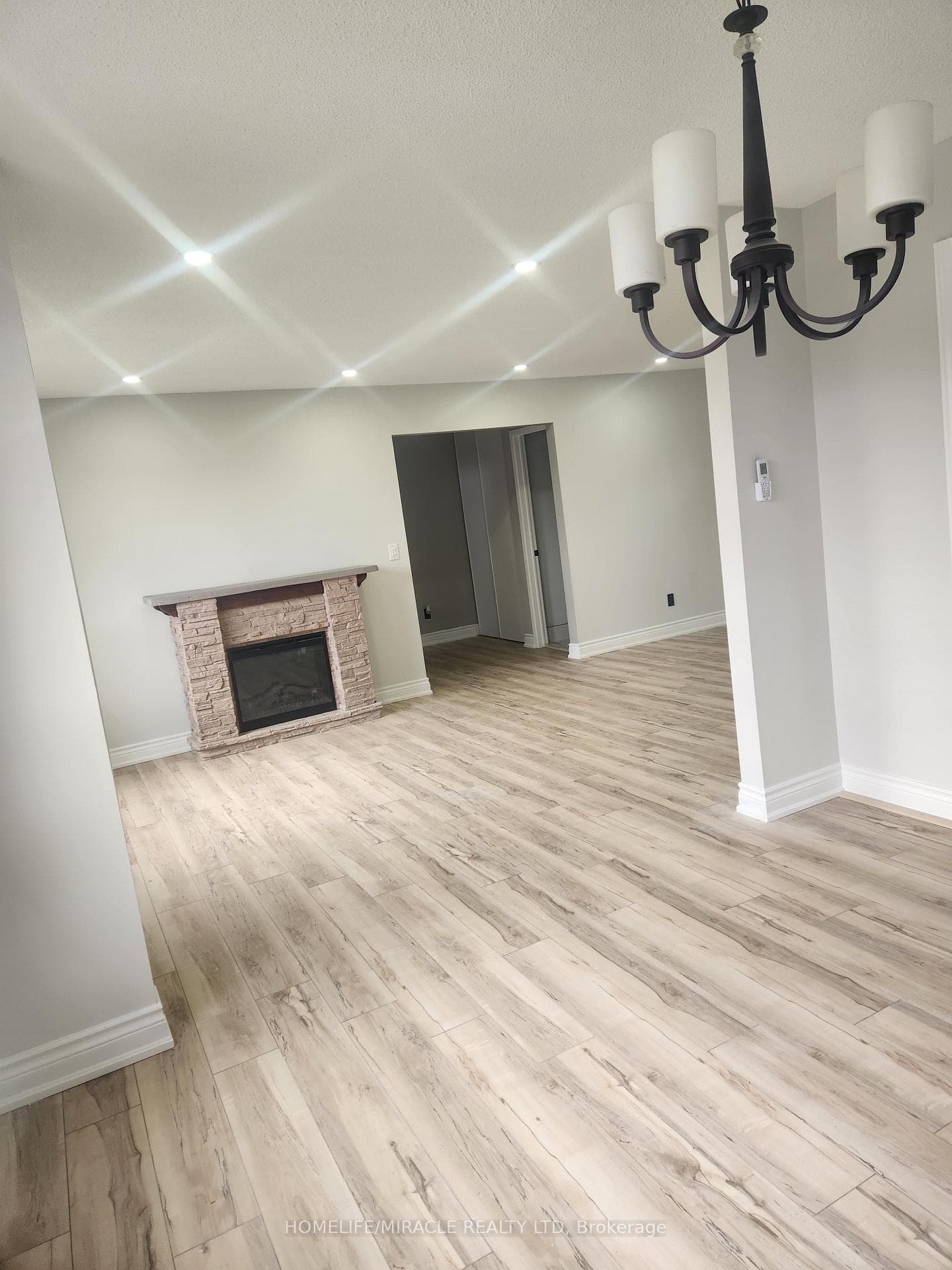 1195 Augusta Court photo 2