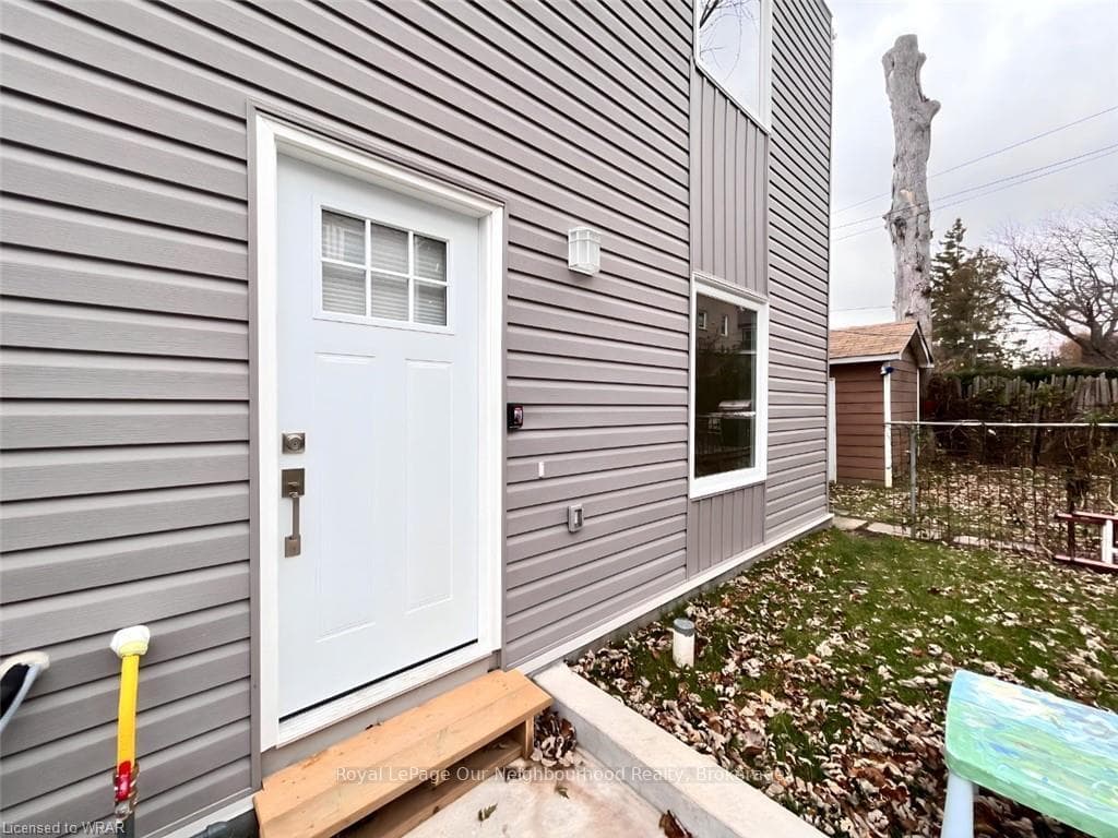 146 Bartlett Avenue photo 27